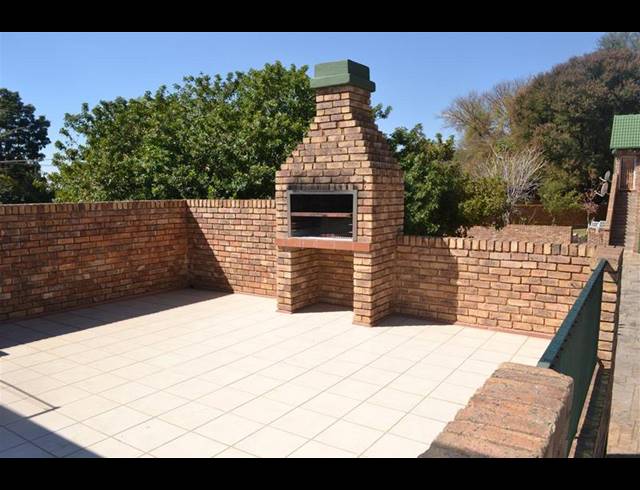 3 BEDROOM APARTMENT FOR SALE IN FLORAUNA